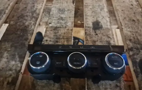 Skoda Superb B8 (3V) Climate control unit