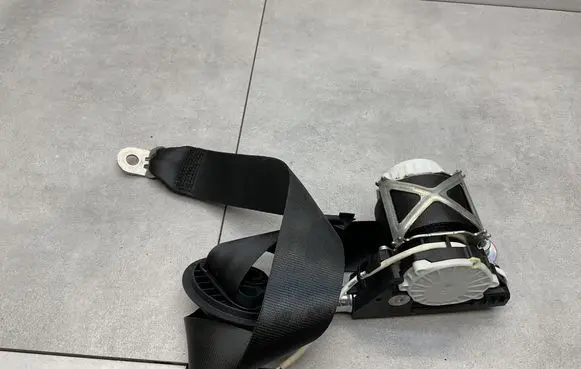 Volkswagen Tiguan Front seatbelt 34032206B