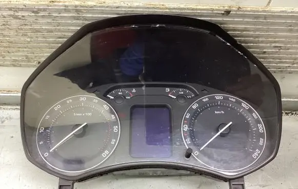 Skoda Octavia Mk2 (1Z) Speedometer (instrument cluster) VD1053285 A2C53088698 1Z0920841D