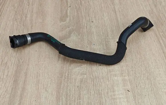 BMW 8 G16 Engine coolant pipe/hose 8572908