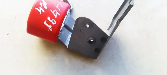 Volvo S40, V40 Engine bonnet (hood) release handle