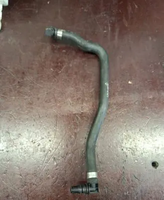 Mercedes-Benz E W212 Engine coolant pipe/hose A2045010925