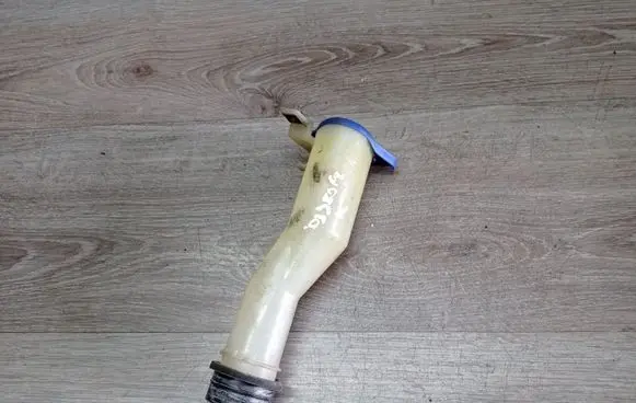 Volvo S80 Window washer liquid tank fill tube 9484573