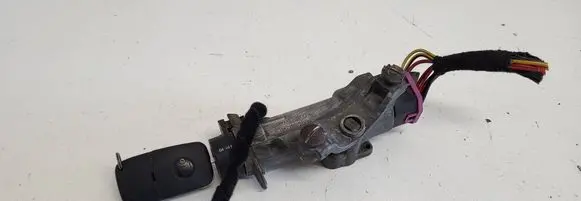 Volkswagen PASSAT B5.5 Ignition lock 4B0905851A