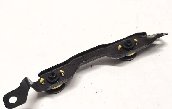 Headlight/headlamp mounting bracket