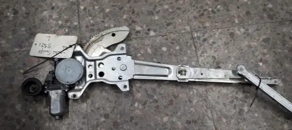 Suzuki Swift II Front window lifting mechanism without motor