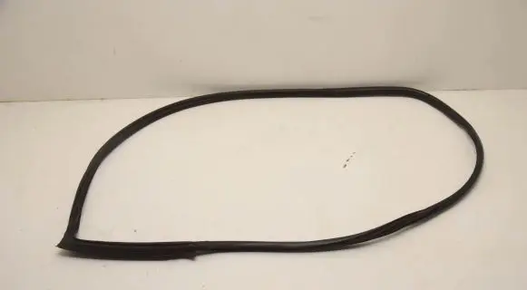 BMW 2 F22 F23 Rubber seal front door (on door) 7267912