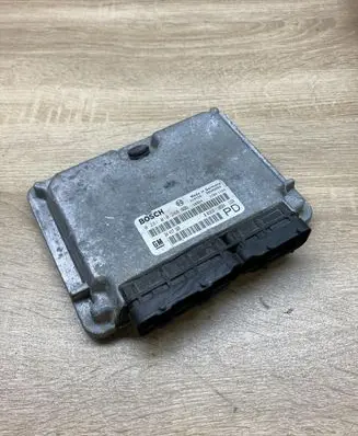 Opel Zafira A Engine control unit/module ECU 24417169 0281010268