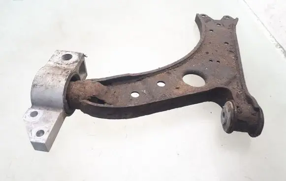 Volkswagen Golf V Front lower control arm/wishbone