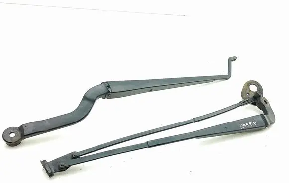 Maserati Quattroporte Windshield/front glass wiper blade 