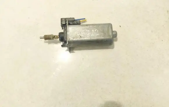 Subaru Legacy Seat adjustment motor 986299102 986299-102