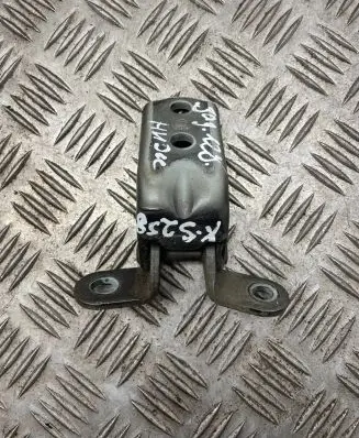 KIA Sorento Rear door lower hinge