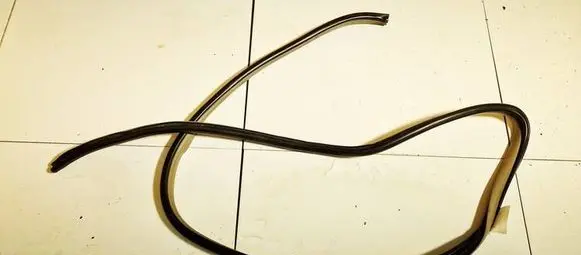 Toyota Yaris Rubber seal front coupe door 