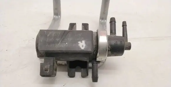 Volkswagen PASSAT B5 Turbo solenoid valve 1H0906627 72190320