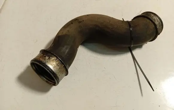 Volkswagen Jetta V Intercooler hose/pipe 