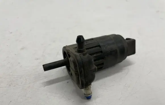 Opel Astra J Windscreen/windshield washer pump 55702893
