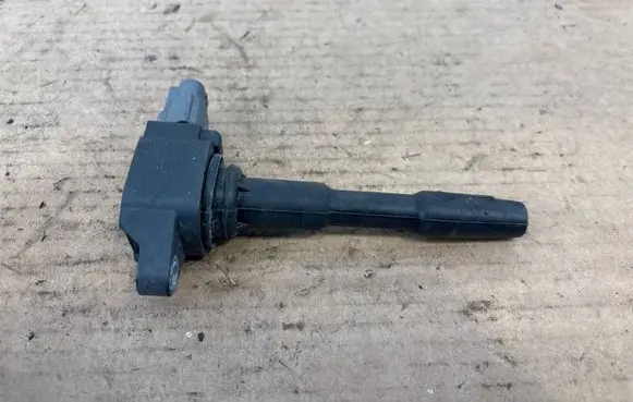 Renault Clio IV High voltage ignition coil 224332428R 646A11215