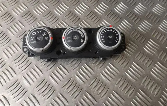 Mitsubishi Outlander Climate control unit 7820A082XB