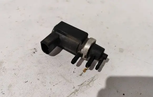 Audi A6 S6 C5 4B Turbo solenoid valve 059906627B 03T093 72290322