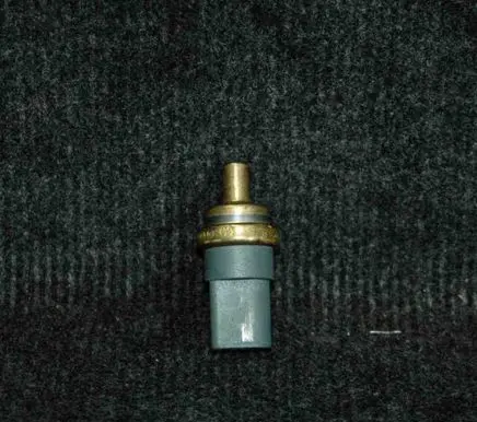 Volkswagen PASSAT B7 Oil temperature sensor 06A919501A