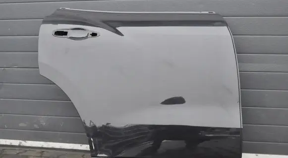 Maserati Levante Rear door
