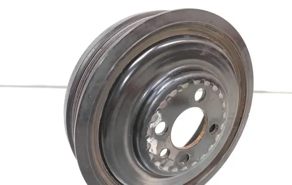 Volkswagen PASSAT B8 Crankshaft pulley 03G105243