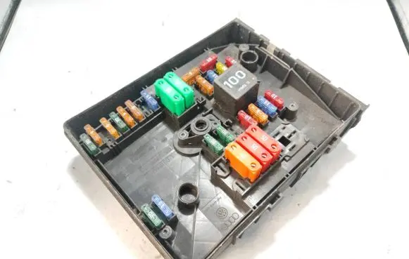 Volkswagen Caddy Fuse box set 1K0937820B 1K0937821C 1T1937535B