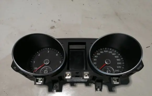 Volkswagen Golf VI Speedometer (instrument cluster) 5G0920870G