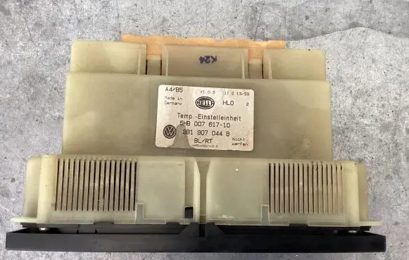 Volkswagen PASSAT B5 Climate control unit 5HB00761710 3B1907044B