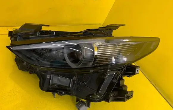 Mazda CX-30 Headlight/headlamp B0L5