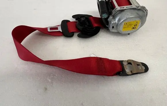 Mercedes-Benz C W206 Front seatbelt A2068603900 34327927C 89768178