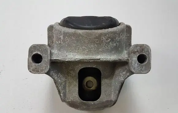 Audi A4 S4 B8 8K Engine mount bracket