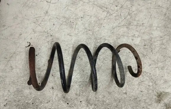 Volkswagen Jetta V Front coil spring