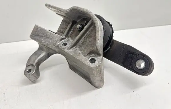 Volvo V40 Engine mounting bracket 31359638 31460957 31359635
