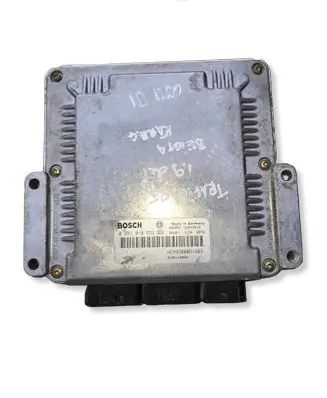 Renault Trafic II (X83) Engine control unit/module 0281010633 28SA5610 8200119842