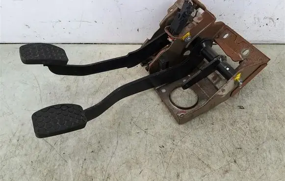 Suzuki Ignis Clutch pedal 4906986G74