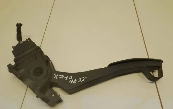 Volvo XC90 Accelerator throttle pedal 30715179 6PV00954804