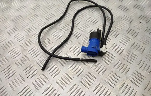 Renault Captur Windscreen/windshield washer pump 9641553880