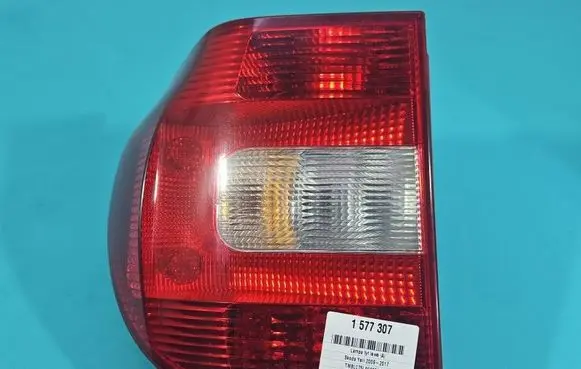 Skoda Yeti (5L) Rear/tail lights 5L0945095 IMPRK1577307