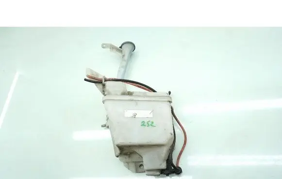Nissan Juke I F15 Windshield washer fluid reservoir/tank MMAUTKO24671