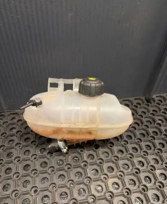 Opel Vivaro Coolant expansion tank/reservoir 217101893R