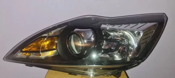 Ford Focus Headlight/headlamp 8M5113008CD 0077700