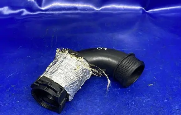 Suzuki Grand Vitara II Air intake hose/pipe 6670845