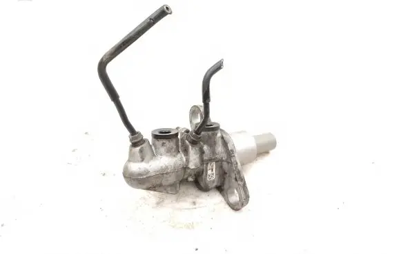 Volkswagen PASSAT B7 Master brake cylinder 046XGU