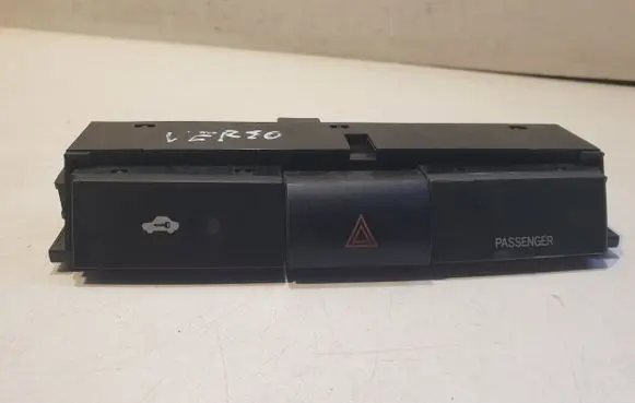 Toyota Corolla Verso AR10 Hazard light switch 153965