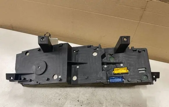 Nissan Primera Speedometer (instrument cluster) AV619 2480098