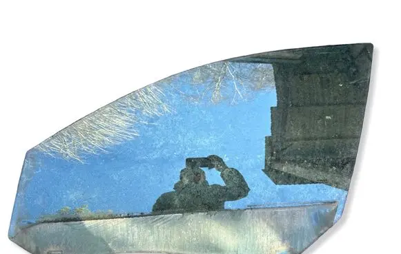 Volvo XC70 Front door window glass four-door DOT57M53AS2 E000186 43R001106