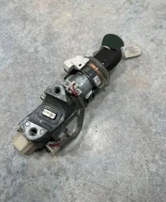 Subaru Legacy Ignition lock 88215AG000 X1T25971
