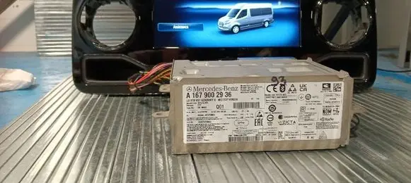 Mercedes-Benz GLE W167 Radio/CD/DVD/GPS head unit A1679002936