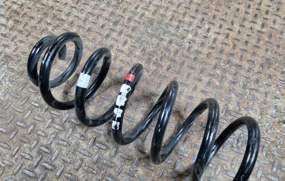 Mercedes-Benz C W205 Front coil spring